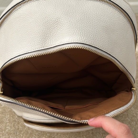 Coach cream colored backpack. 3 pockets (2 big, 1 small) - Picture 6 of 11